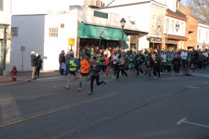 Start of the 5K run through Old Town Warrenton